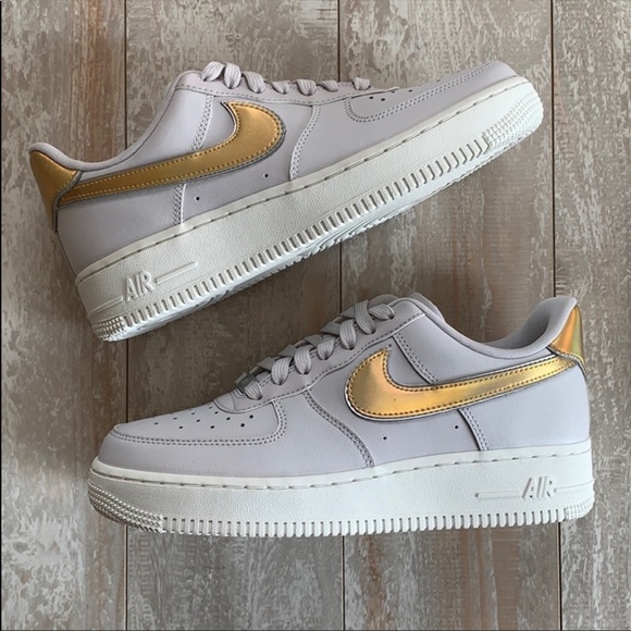 NWT Nike Air Force 1 gold swoosh - Picture 3 of 7